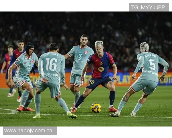 巴萨进攻型中场危机加剧奥尔莫受伤后球队面临人员短缺困境 巴萨进攻型中场危机加剧奥尔莫受伤后球队面临人员短缺困境