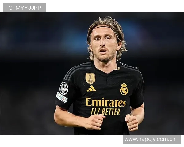 莫德里奇回到米兰探望青训小球员展现关怀与支持 莫德里奇回到米兰探望青训小球员展现关怀与支持