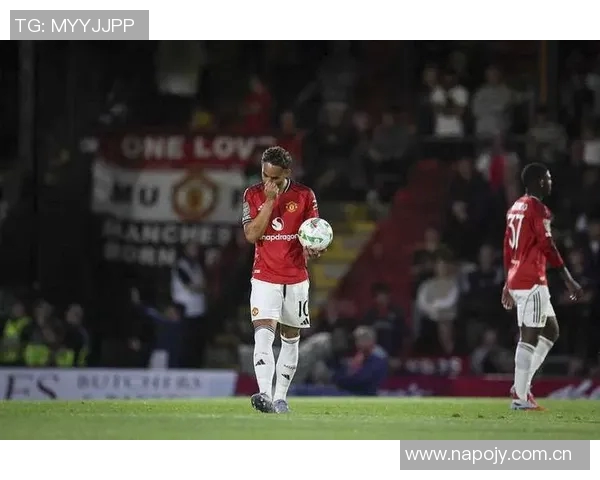 多夫比克点球失误连连苏莱替罚仍遭扑救无缘帽子戏法 多夫比克点球失误连连苏莱替罚仍遭扑救无缘帽子戏法