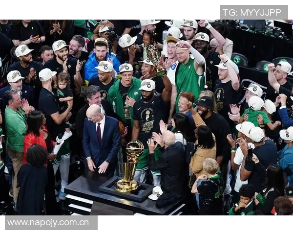 塔图姆回忆夺冠游行时刻期待未来更多辉煌时刻 塔图姆回忆夺冠游行时刻期待未来更多辉煌时刻