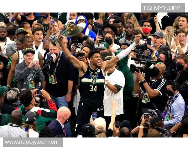 字母哥续约前景乐观明年10月或签4年275亿合同 字母哥续约前景乐观明年10月或签4年275亿合同