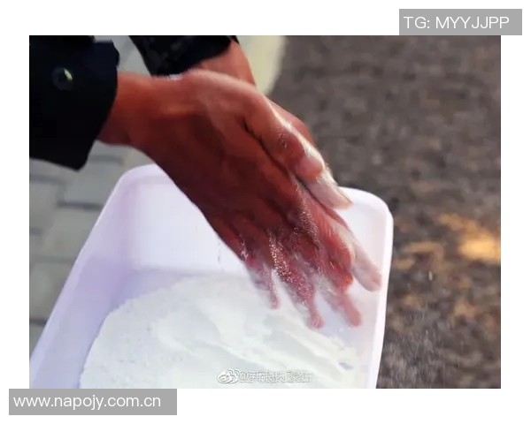 邓罗创立基金会以助精神分裂患者为使命追忆哥哥的悲剧故事 邓罗创立基金会以助精神分裂患者为使命追忆哥哥的悲剧故事