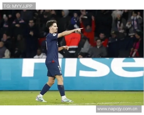 维蒂尼亚高度评价维拉蒂称其为全能中场的魔术师展现非凡才华 维蒂尼亚高度评价维拉蒂称其为全能中场的魔术师展现非凡才华