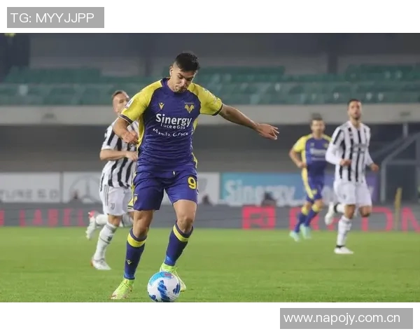 西蒙尼训练中尝试新首发阵容巴埃纳与小蜘蛛联手进攻 西蒙尼训练中尝试新首发阵容巴埃纳与小蜘蛛联手进攻