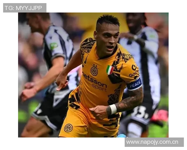 意天空预测国米对科莫首发阵容奥古斯托出任右边翼卫劳塔罗与小图搭档前锋