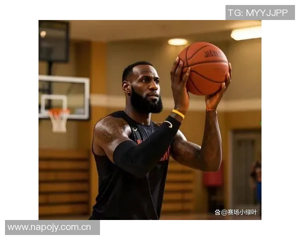 老詹亲赴发展联盟训练揭示其服务功能与重要性