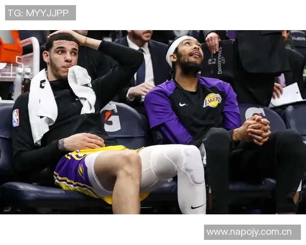 浓眉深度剖析崩盘原因错失关键投篮与频繁失误致鹈鹕逆转得分40分 浓眉深度剖析崩盘原因错失关键投篮与频繁失误致鹈鹕逆转得分40分