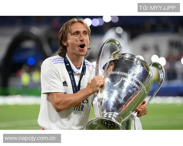 莫德里奇40岁依然巅峰状态意甲首发连续五场全勤展现传奇风范 莫德里奇40岁依然巅峰状态意甲首发连续五场全勤展现传奇风范