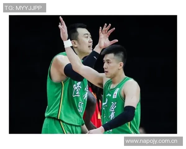 外线火力全开AJ格林三分球五投五中助力球队获胜