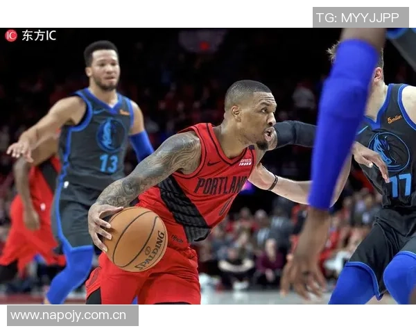 比克斯塔夫分享应对犯规困扰的策略与团队努力掌控局势的经验 比克斯塔夫分享应对犯规困扰的策略与团队努力掌控局势的经验