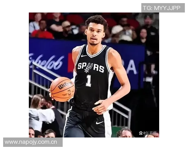 追梦与文班齐肩并进卡斯尔重塑马刺赢球文化的重要角色 追梦与文班齐肩并进卡斯尔重塑马刺赢球文化的重要角色