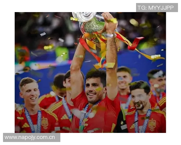 比利亚雷亚尔将在欧冠赛前隆重颁发金质奖章给罗德里