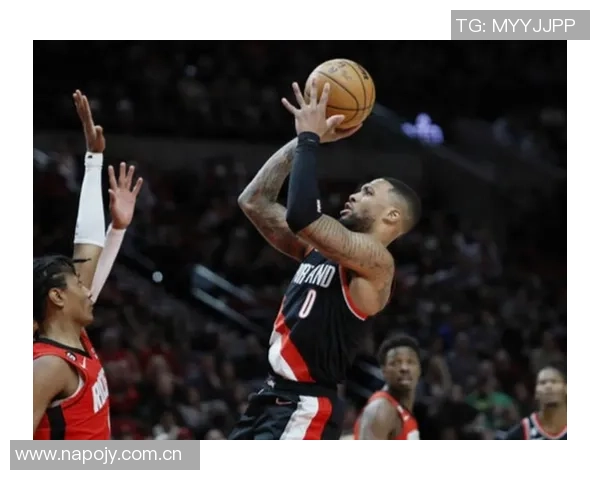 小南斯赞亨特表现如莱昂纳德全场9中7砍17分7篮板展现得分能力