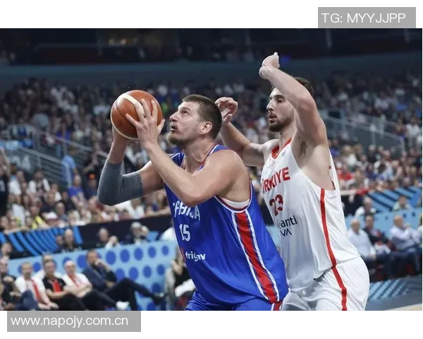 约基奇半场状态火热5投4中轻松斩获14分5篮板2助攻 约基奇半场状态火热5投4中轻松斩获14分5篮板2助攻